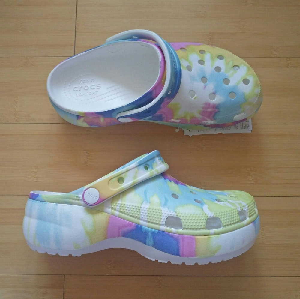 -NEW- Crocs Classic Platform Clogs Tie Dye 8 - Picture 10 of 15
